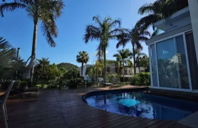 Casa com 3 quartos à venda na Avenida Osvaldo Reis, 3299, Balneário Santa Clara, Itajaí