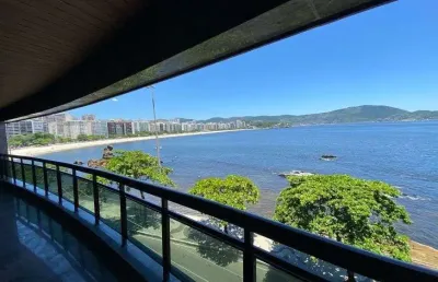 Frente mar.  apartamento único com vista exuberante para o mar