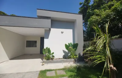 Casa nova à venda 3 dormitórios , a 700 metros da praia  no jardim rio da praia – bertioga/sp