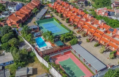 Casa em condomínio fechado com 4 quartos à venda na avenida cai, 735, cristal, porto alegre por r$ 1.349.000