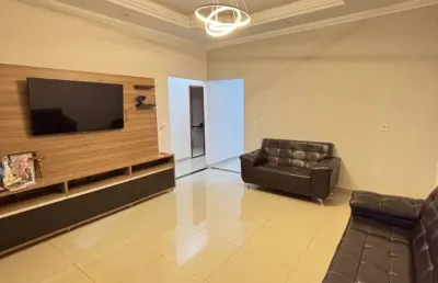 Casa com 3 quartos à venda na Rua 2, 12, Bandeiras, Anápolis