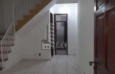 Casa em condomínio fechado com 2 quartos à venda na rua coronel camisão, cordovil, rio de janeiro, 58 m2 por r$ 258.000