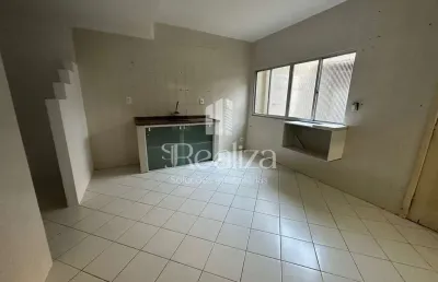 Casa térrea, plana, à venda no bairro hernane sá em ilhéus, perto de tudo o que você precisa como f