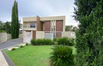 Casa maravilhosa,  sem detalhes ou retoques, alto padrão.