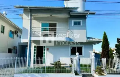Casa com 3 quartos para alugar em pedra branca, palhoça  por r$ 7.500