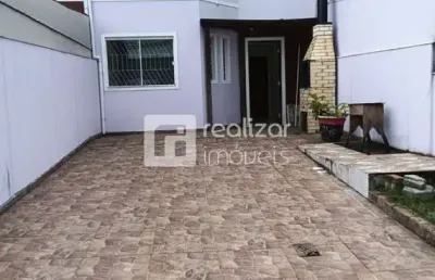 Casa com 2 quartos para alugar no forquilhas, são josé  por r$ 3.150