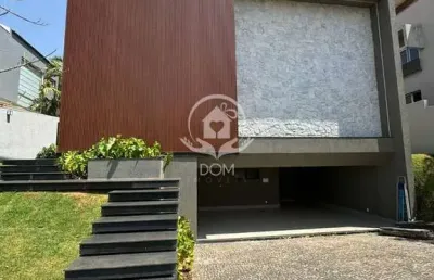 Belíssimo sobrado com 4 suítes plenas em condomínio fechado