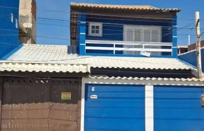 Casa duplex à 50 metros da praia de unamar- cabo frio.