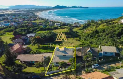 Casa de 4 dormitórios com vista panorâmica para o mar
