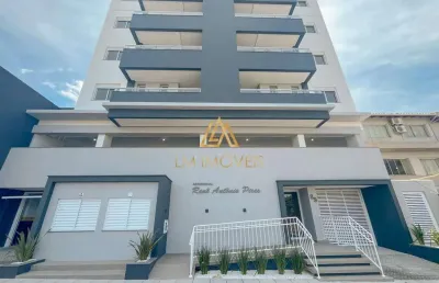 Apto 3 quartos no centro de imbituba a apenas 350 metros da praia, aceita carro!