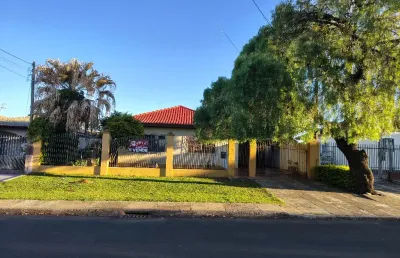 Casa ampla e aconchegante. jardim, quintal e edícula com churrasqueira