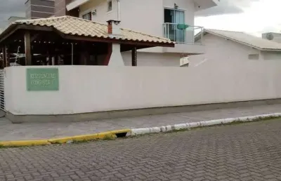 Casa com dois dormitórios, sendo uma suíte - mata atlântica