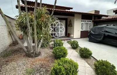 Casa com 2 quartos à venda no Centro, Tijucas 