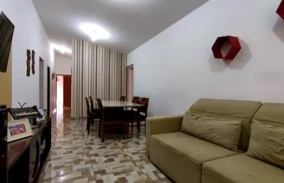 Casa com 04 quartos, sendo 02 suítes. tab. dos martins