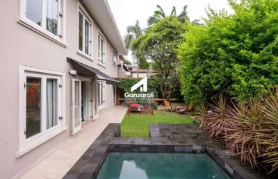 Casa exclusiva na cidade jardim com segurança total de alto padrão.