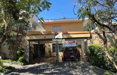 Casa a venda em rua tranquila e segura na região do brooklin, 240m²,  3 dormitórios, 1 suíte, 3 vagas.