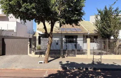 Linda casa  espaçosa na vila marumby com piscina e edícula