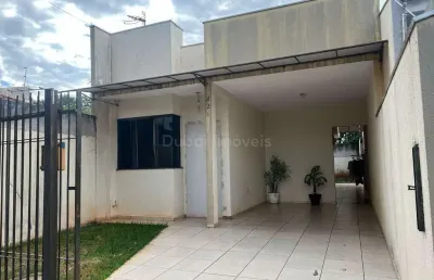 Casa com 2 quartos à venda na Rua Pioneiro Antônio Marin Filho, 421, Jardim Aurora, Maringá