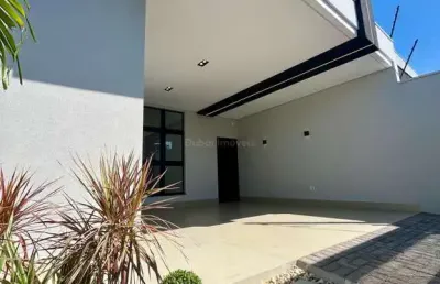 Linda casa à venda no jardim munique, com 2 suites mais um quarto e piscina - r  950.000,00