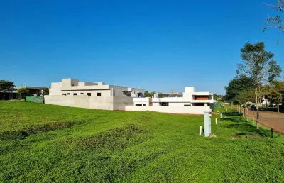 Ótimo terreno com boa localização. condomínio jardins de monet. venha conhecer.