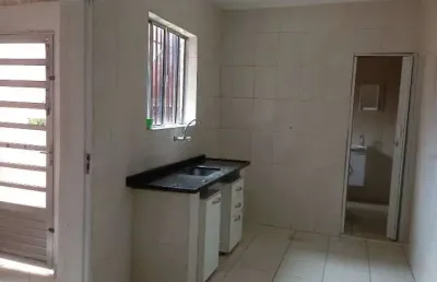 Locação casa r$ 1.980,00 vila guarani (não é independente) 2 dormitórios