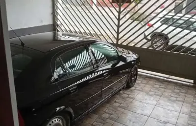 Locação casa r$ 2.200,00 jardim das imbuias – 2 dormitórios, sala, cozinha, banheiros, 1 vaga de garagem imóvel semi independente