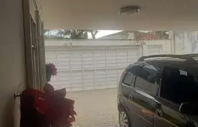 Sobrado $ 1.500.000,00 bolsão de interlagos - terreno 400 m² com 350 m² de área construída - 3 dormitórios 1 suíte 4 vagas e piscina