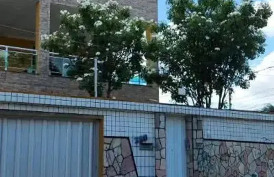 Vendo excelente casa na rua ribeiro leitão no bairro jóquei clube.