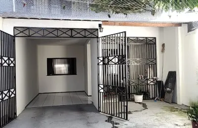 Vendo casa duplex no bairro joão xxiii, situado na rua luciano de queirós, 1789