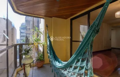 Apartamento 2 dormitórios, sacada, churrasqueira e garagem no mont serrat