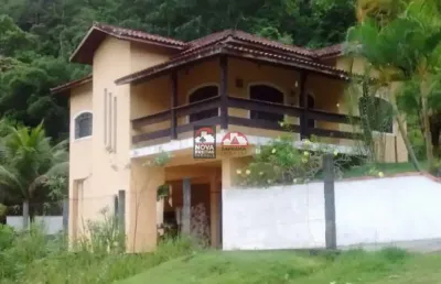 Casa com 3 quartos para alugar na Rua Robalo, Casa - Casa, 57, Tabatinga, Caraguatatuba