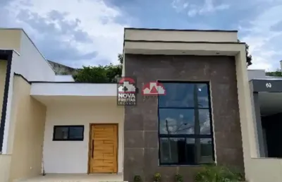 Casa confortável em um condomínio tranquilo e seguro!