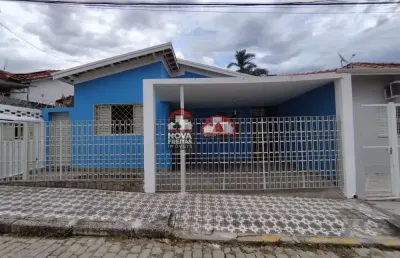 Casa com 3 quartos à venda na Rua Francisco José Monteiro Oliveira, 83, Centro, Pindamonhangaba