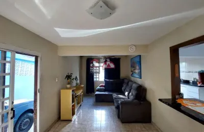 Casa com 3 quartos à venda na Rua Argemiro Cypriano de Oliveira, 108, Crispim, Pindamonhangaba