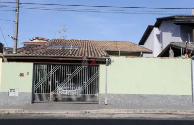 Casa com 3 quartos à venda na Rua Francisco Ademar Fonseca, 105, Vila Suiça, Pindamonhangaba