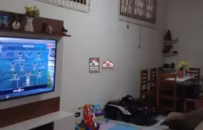Casa na praia das palmeiras em caraguatatuba à 100 metros da praia.
