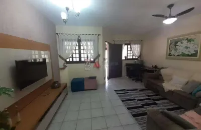 Casa com 2 quartos à venda na Rua Capitão Luiz Francisco Corrêa Guimarães, 13, Residencial Ouro Verde, Pindamonhangaba