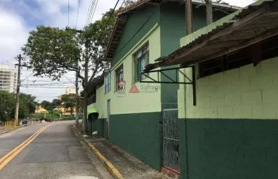Excelente oportunidade para investidores ? 6 casas em terreno de 690 m²