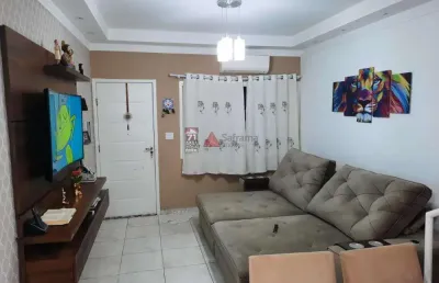Sobrado com 2 suítes e área gourmet em condomínio fechado