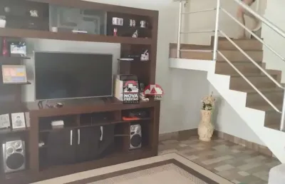 Casa com 2 quartos à venda na Avenida Getúlio Dorneles Vargas, Sobrado, 2170, Jardim Califórnia, Jacareí