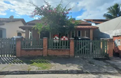 Linda casa espaçosa com edícula no morro do algodão