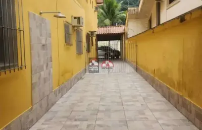 Casa com 3 quartos para alugar na Avenida Siqueira Campos, Sobrado 03, 638, Sumaré, Caraguatatuba
