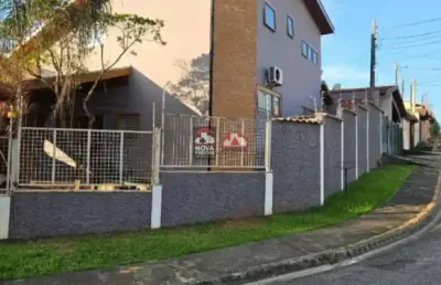 Sobrado à venda no bairro mombaça em pindamonhangaba.