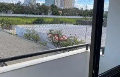 Apartamento com 2 quartos, sendo 1 suíte, com 2 vagas e 2 banheiros, com sacada e vista definitiva. localizado no condomínio siena - bairro jardim aquários em são josé dos campos.