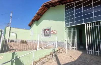 Casa com 3 quartos para alugar na Rua Oswaldo Cruz, 124, Vila Bourghese, Pindamonhangaba