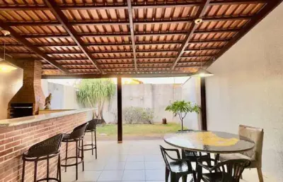 Casa à venda no jardim atlântico, 239m², 3 quartos, 1 suíte, 3 banheiros. valor: r$ 720.000.