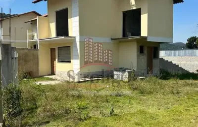 C381 ampla casa a 6 km do centro da cidade, nova friburgo-rj