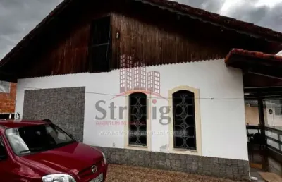 C486 imóvel com 3 ótimas residências e terreno medindo 770 m², a 5 km do centro, nova friburgo-rj