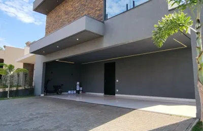 Casa sobrado disponível para locação. 4 suítes sendo duas com closet. garagem para 4 carros