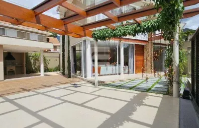 Exclusiva casa triplex em condomínio nobre no cônego – conforto e sofisticação!
